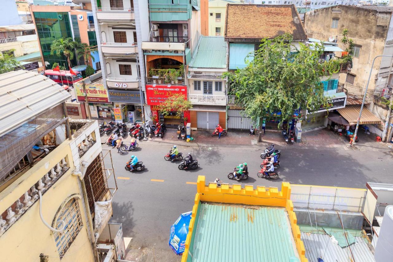 Spotlight Hotel Ho Chi Minh City Exterior photo